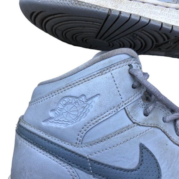 RARE Nike Air Jordan 1 Retro Mid Wolf Grey Coll Grey Size 5.5 - Picture 6 of 16